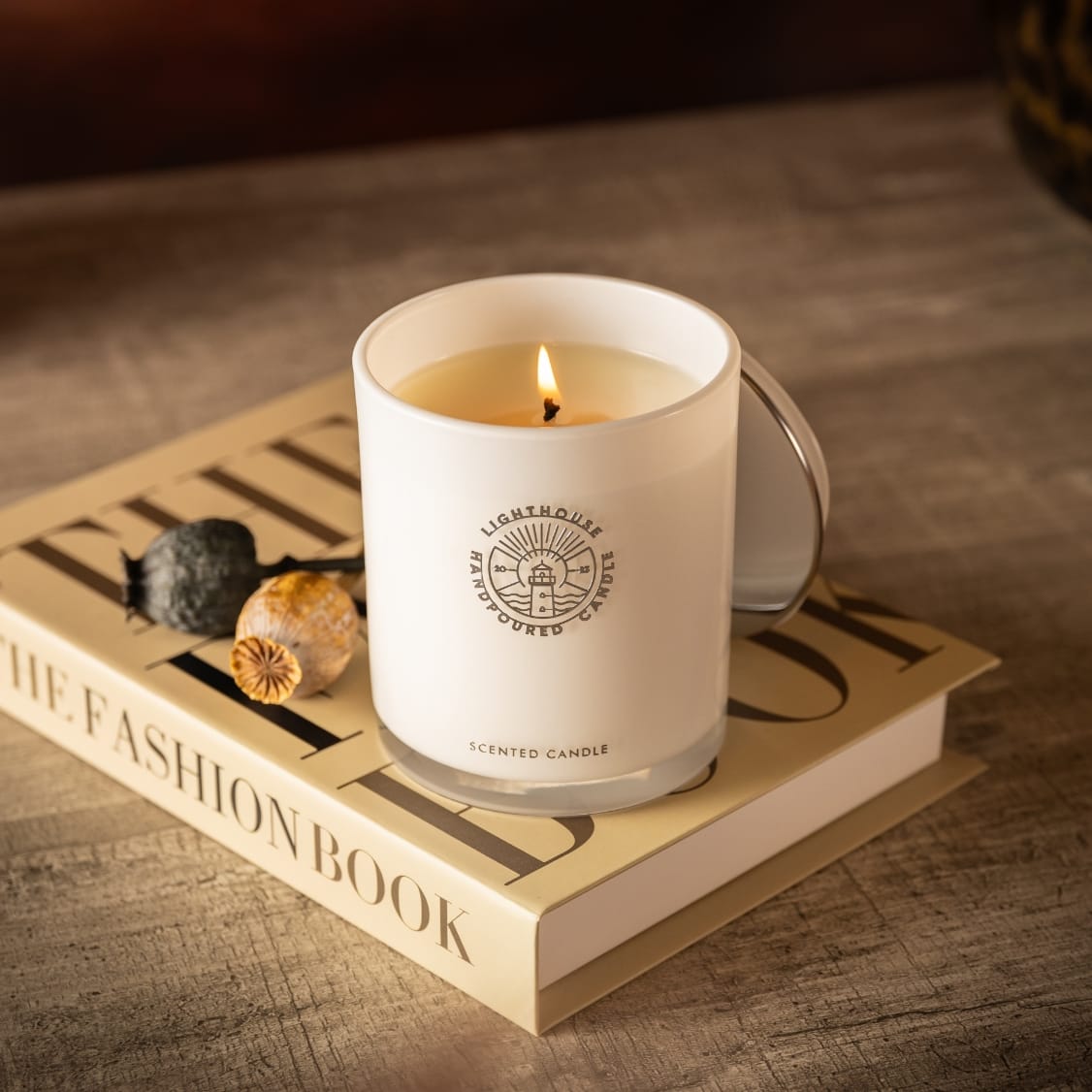 Geurkaars in wit glas, White edition